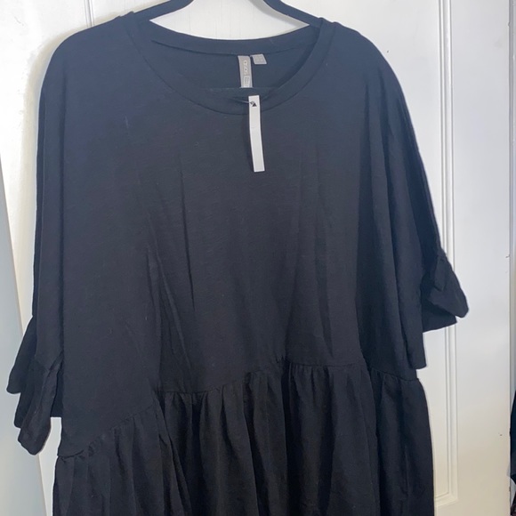 NWT ASOS Curve black dress with ruffles on sleeves - Picture 3 of 7